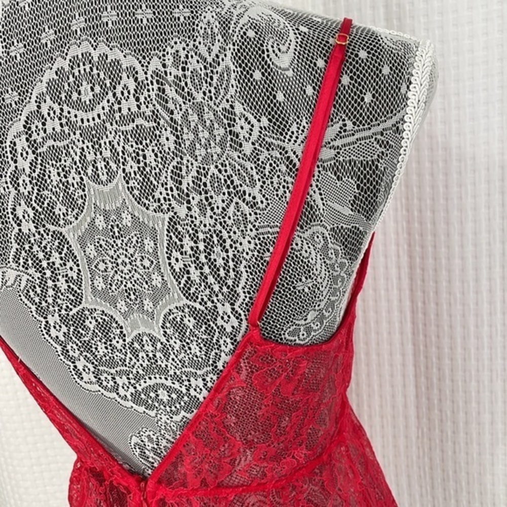 Victoria’s Secret red lace negligee. Size Small. Excellent used condition. - Picture 6 of 11